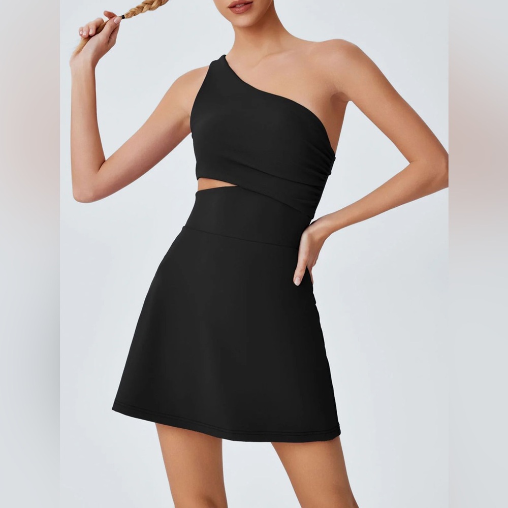 Berlook Activewear Black One-Shoulder Cut Out Sports Dress